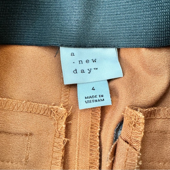 A New Day Side Zip Crop Flare Pants - Picture 5 of 6